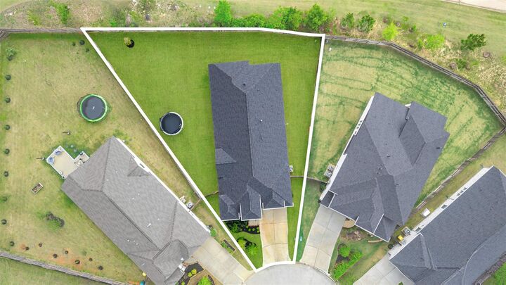 Property Photo: 220 Nirnroot Court TX 77316