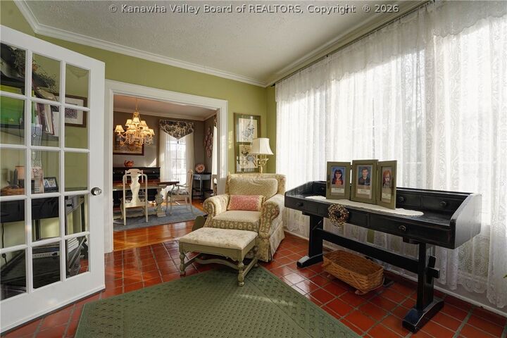 Property Photo:  2612 Kanawha Terrace  WV 25177 