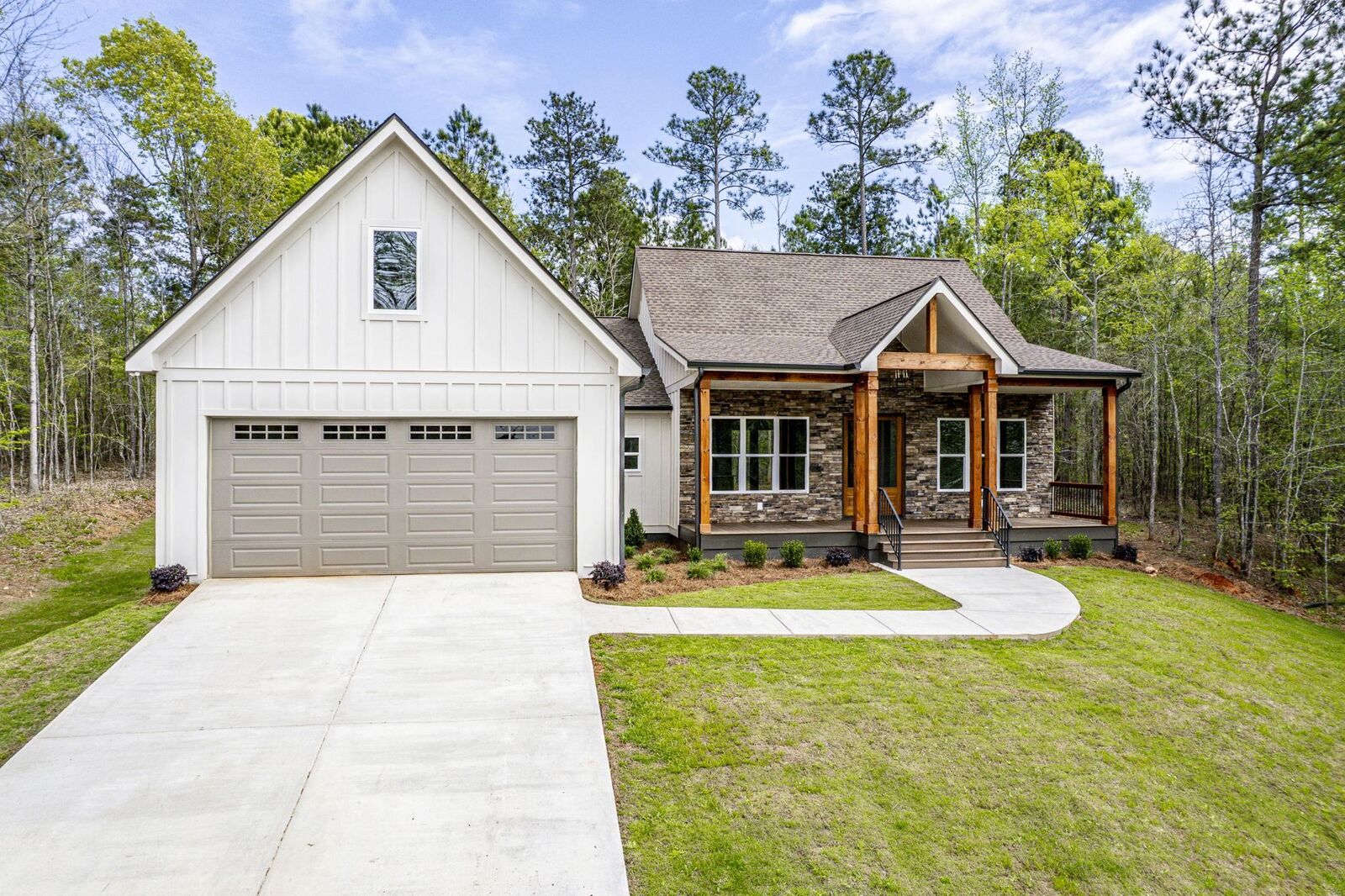 Property Photo:  1650 Northwoods Drive  GA 30642 