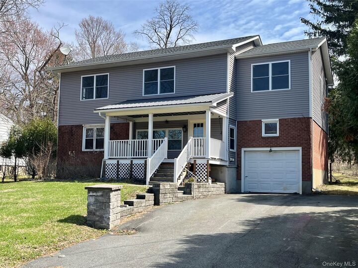 Property Photo:  6 New Road  NY 12549 