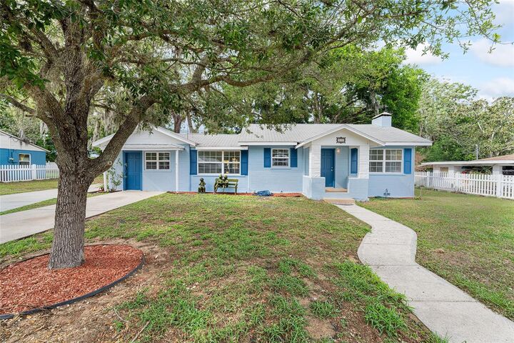 Property Photo:  111 E Charlotte Avenue  FL 32726 