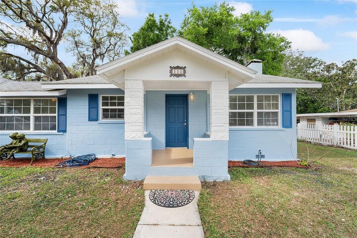 Property Photo:  111 E Charlotte Avenue  FL 32726 