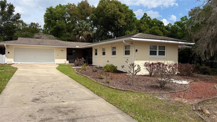 Property Photo:  1603 Lake Nettie Court  FL 32726 