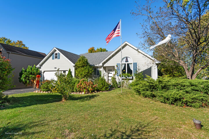 Property Photo: 16462 S Ivy Lane IL 60586