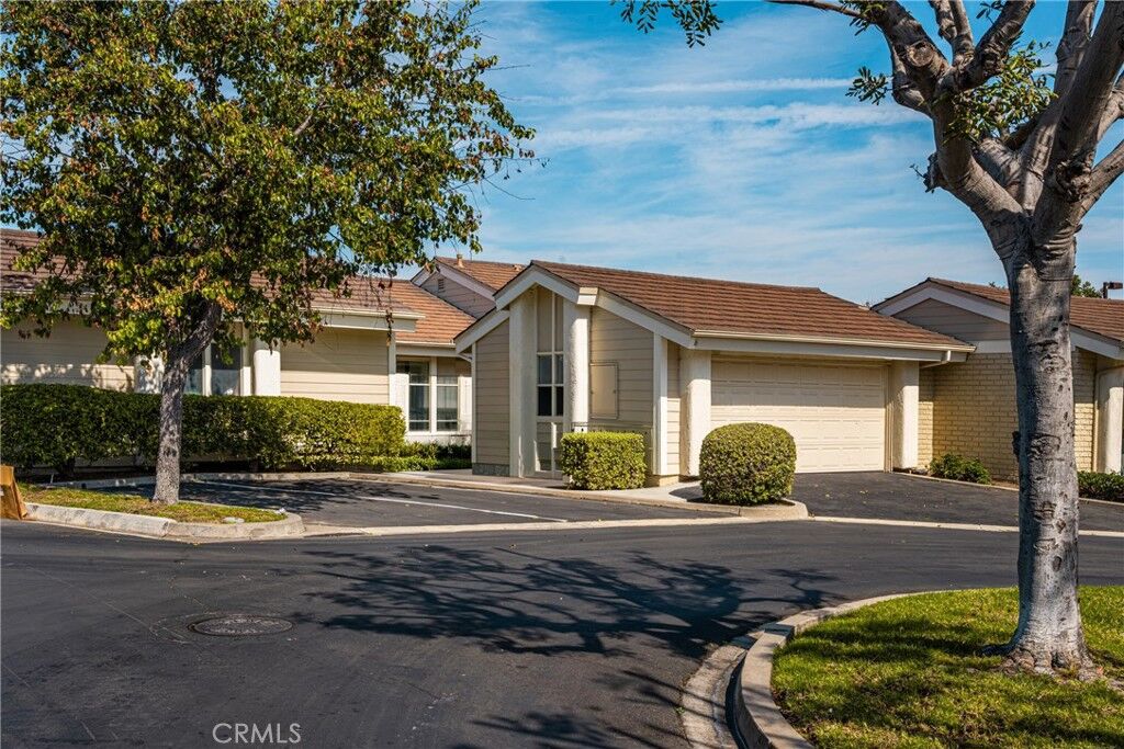 Property Photo:  16 Driftwood 24  CA 92604 