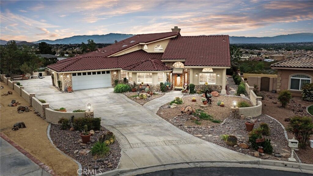 Property Photo:  17662 Ridge View Court  CA 92307 