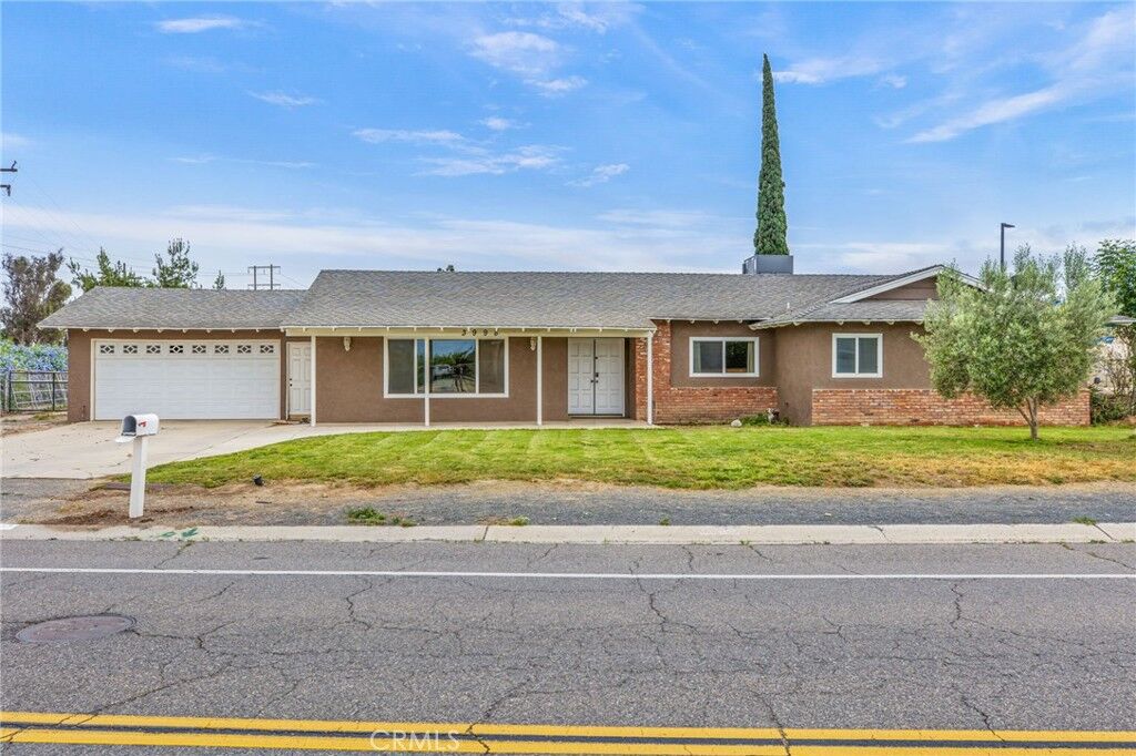 Property Photo: 3998 Bluff CA 92860