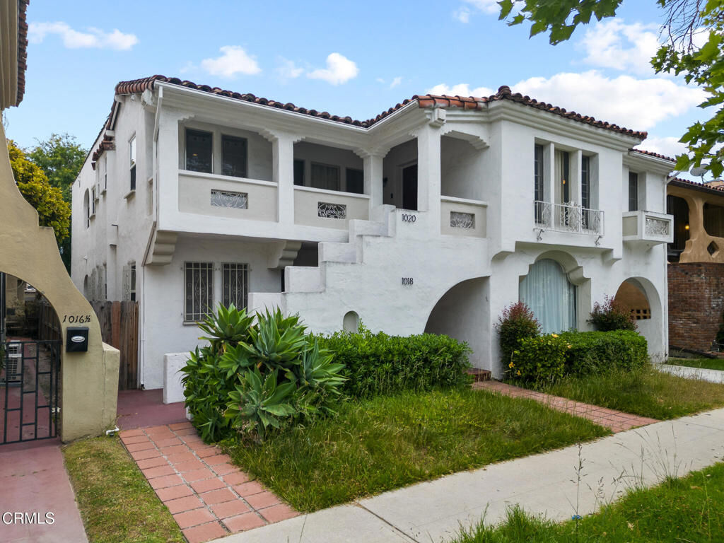Property Photo:  1018 S Crescent Heights Boulevard  CA 90035 