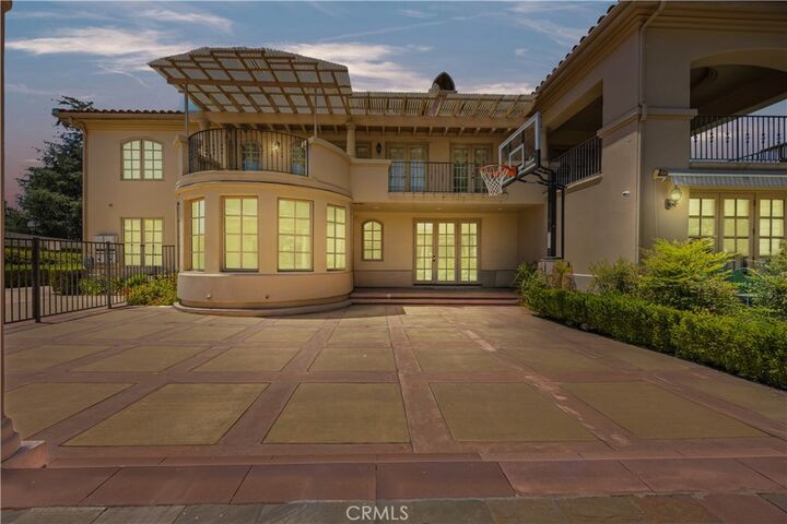 Property Photo:  2280 S Oak Knoll Avenue  CA 91108 