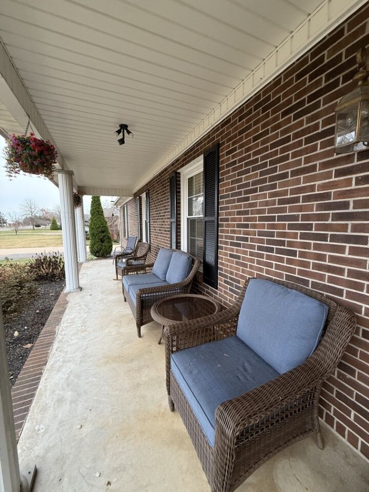 Property Photo:  405 Robins St E  TN 38464 