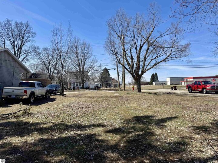 Property Photo:  924 Farrar Street  MI 49601 