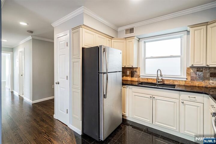 Property Photo:  312 Vine Street  NJ 07202 