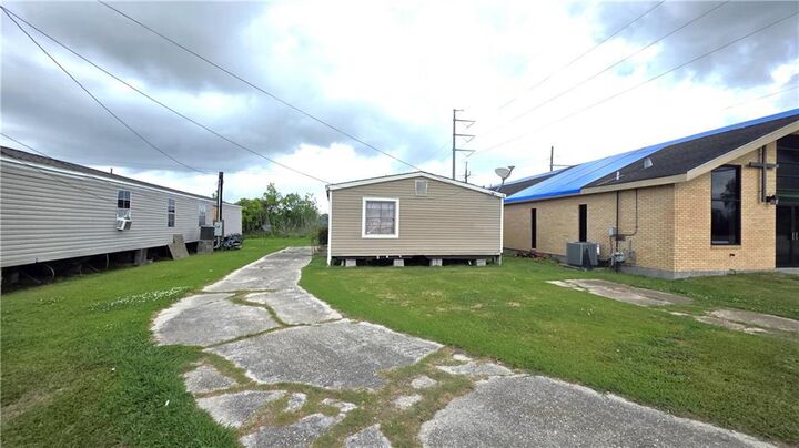 Property Photo: 110 Oakville Street LA 70037