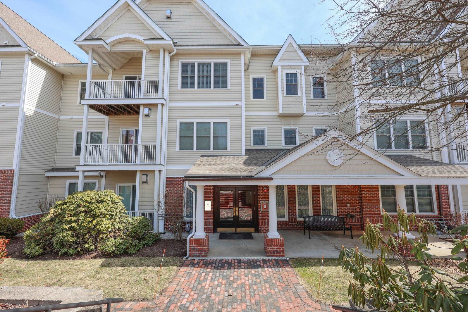 Property Photo:  160 Daniel Webster Highway  NH 03060 