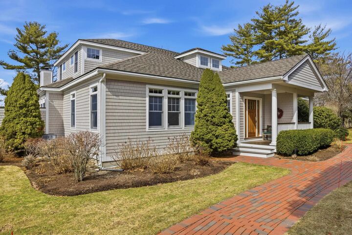 Property Photo:  8 Campbells Lane  NH 03854 