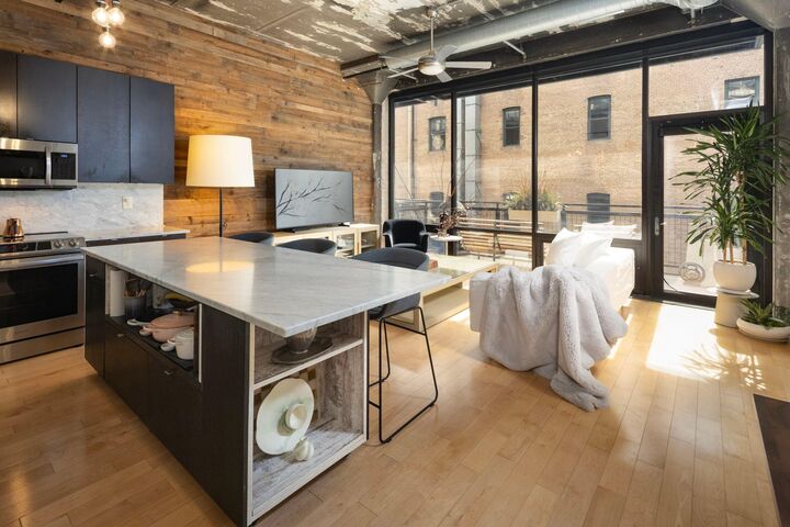 Property Photo:  618 Washington Avenue N 304  MN 55401 