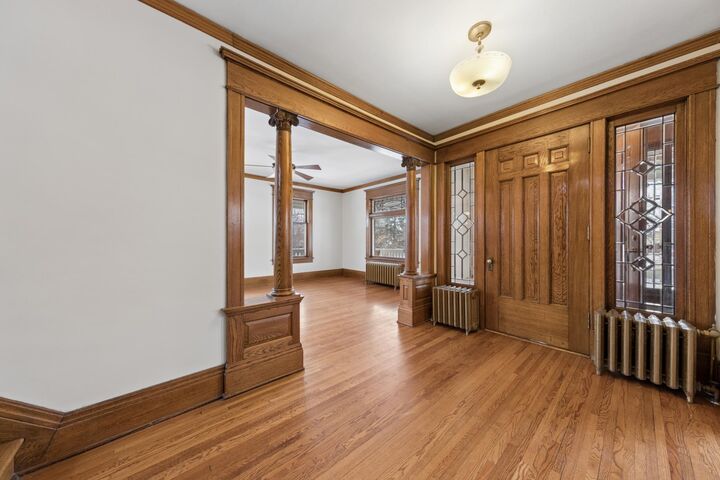 Property Photo:  1732 Summit Avenue  MN 55105 