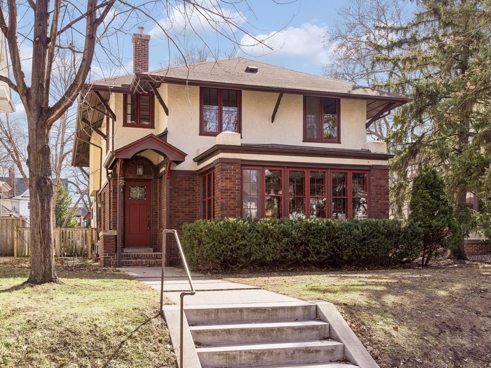 Property Photo:  1060 Lincoln Avenue  MN 55105 