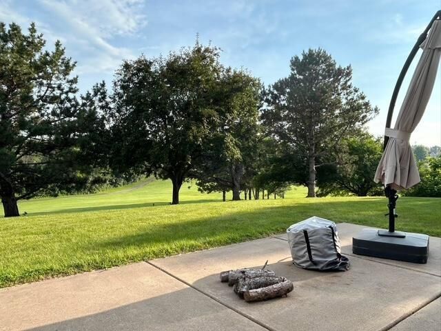 Property Photo:  2065 Woodstone Court  MN 55386 