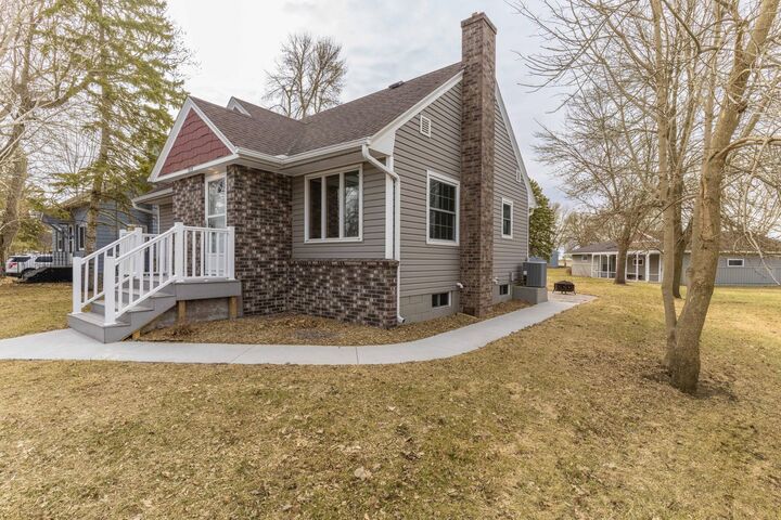 Property Photo:  105 Kentucky Avenue  MN 56339 