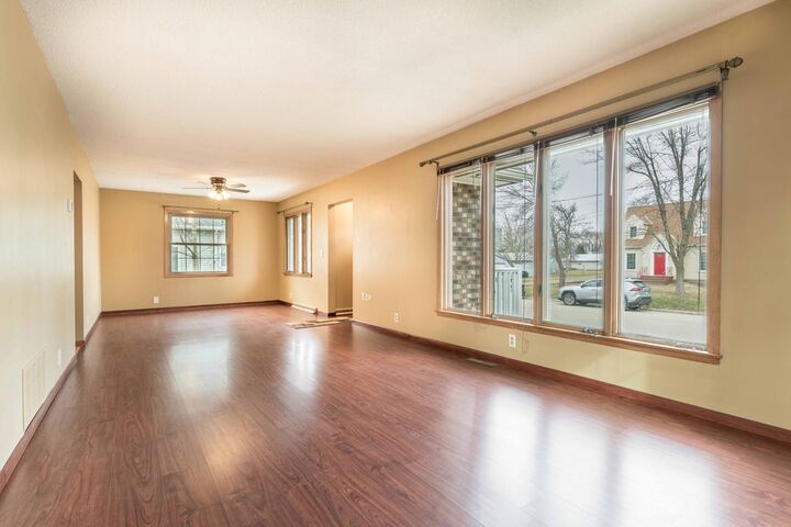 Property Photo:  105 Kentucky Avenue  MN 56339 