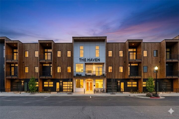 Property Photo:  905 SE 4th Street 300  AR 72712 