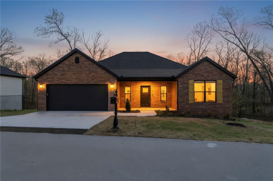 Property Photo: 98 Selkirk Drive AR 72715