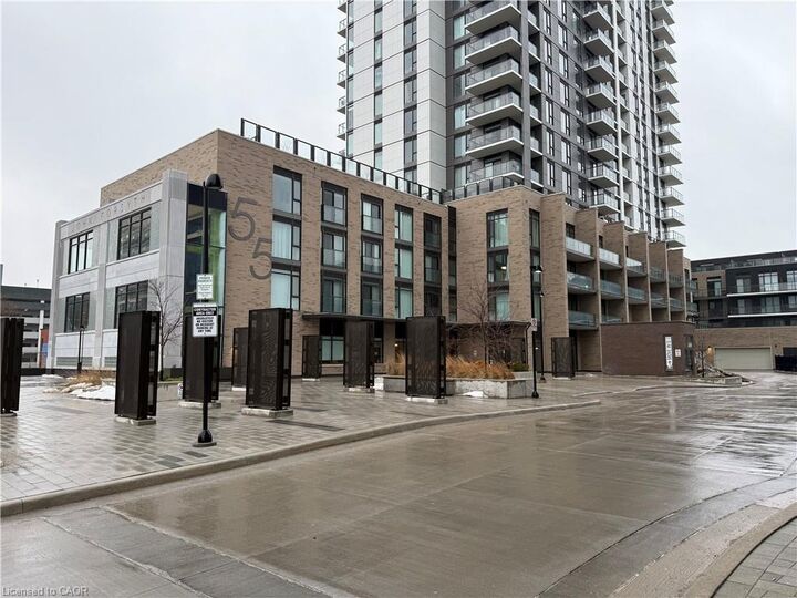 Photo de la propriété:  55 Duke Street W 1701  ON N2H 0C9 