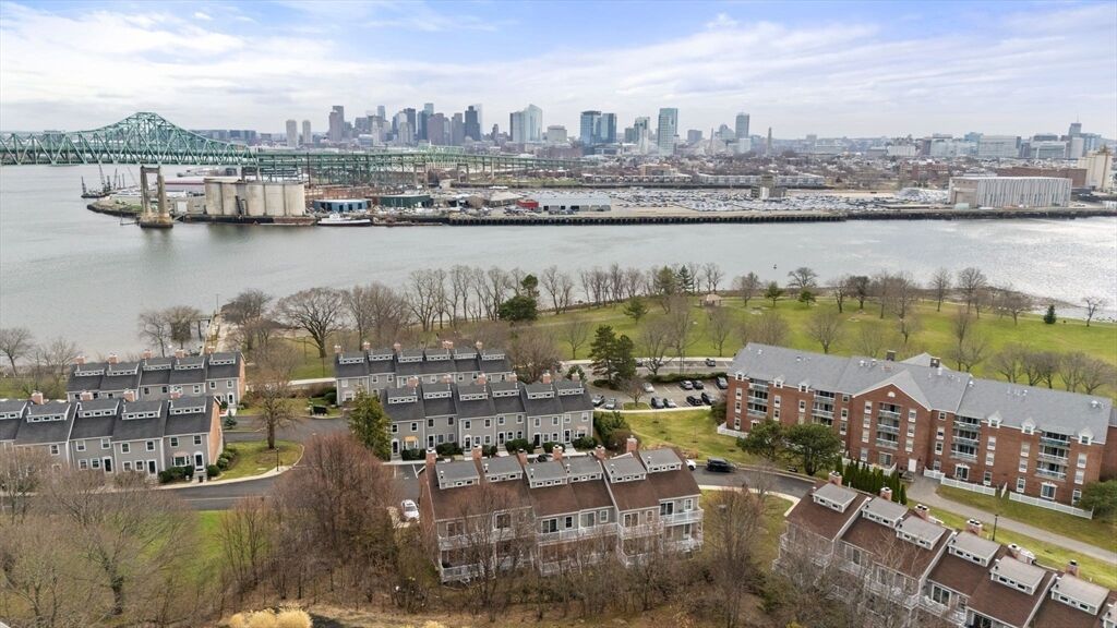 Property Photo:  33 Breakwater Dr 33  MA 02150 