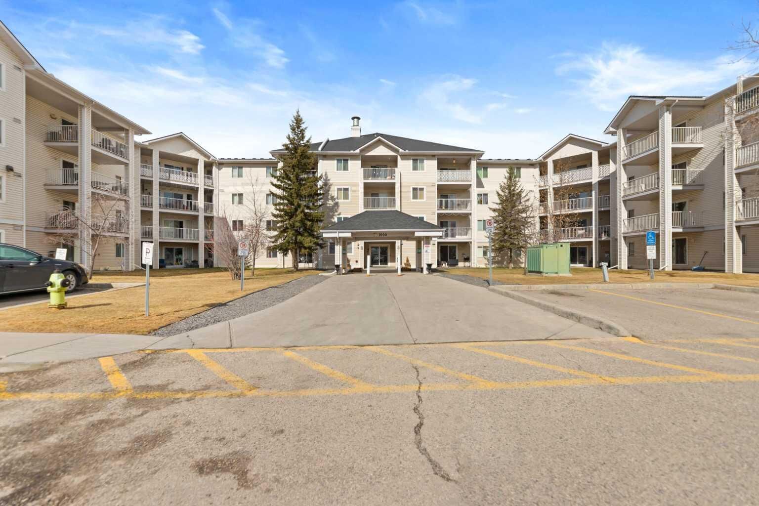 Property Photo: 6224 17 Avenue SE 1102 AB T2A 7X8