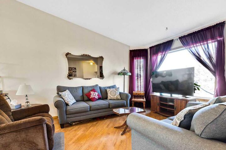 Property Photo:  25 Knight Street  AB T1S 1G3 