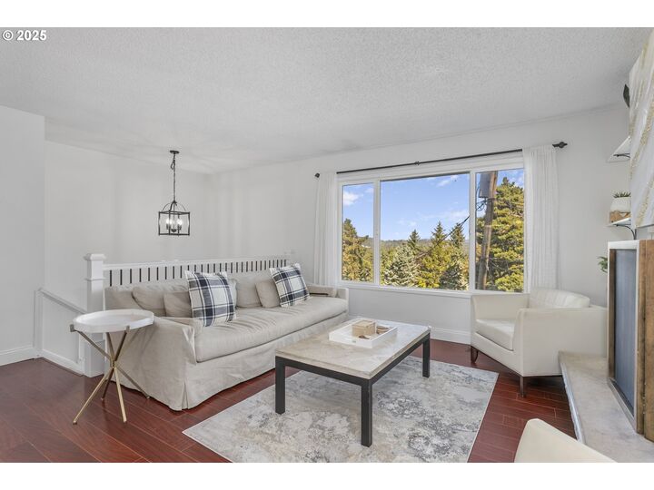 Property Photo:  1674 Fircrest Dr  OR 97034 