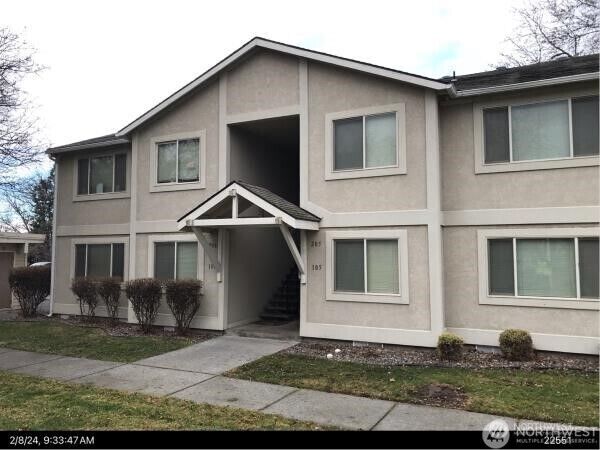 Property Photo:  1910  J Street 101  WA 99362 