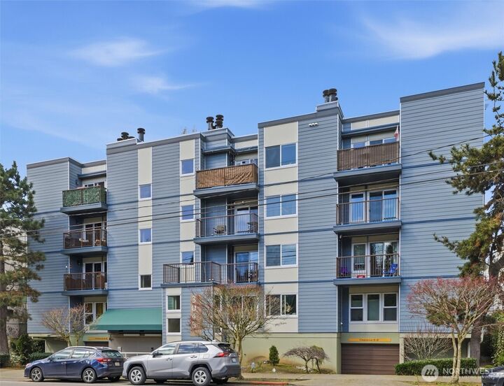 Property Photo:  3045  20th Avenue W 303  WA 98199 