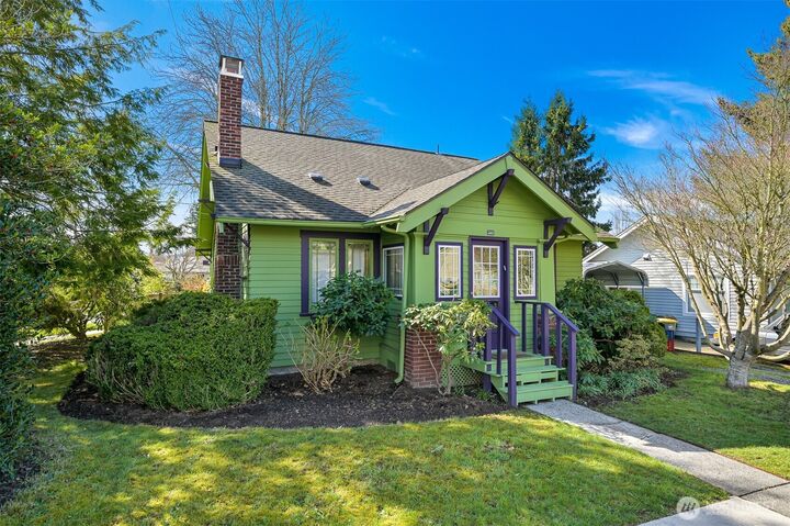 Property Photo:  503 W Illinois Street  WA 98225 