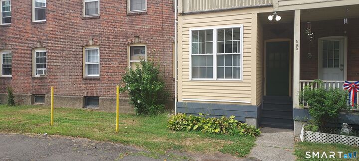 Property Photo:  580 Wilmot Avenue 2  CT 06607 