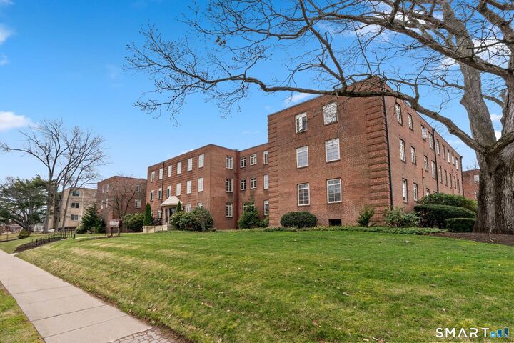 Property Photo:  869 Farmington Avenue 205  CT 06119 