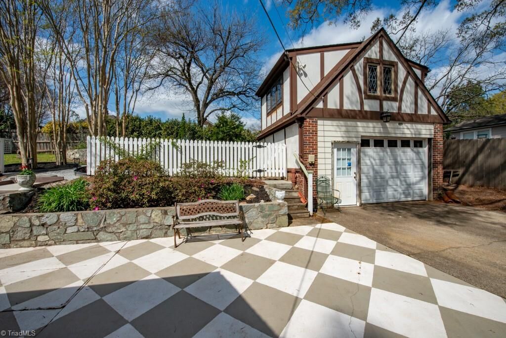 Property Photo:  514 W Parkway Avenue  NC 27262 