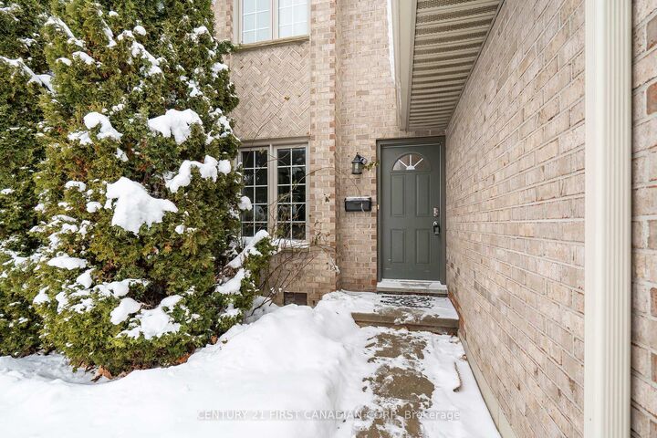 Property Photo:  340 Ambleside Drive 17  ON N6G 4Y5 