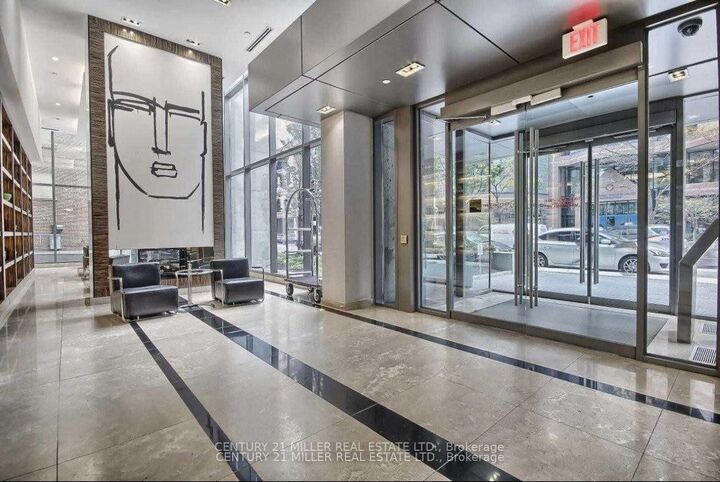 Property Photo:  37 Grosvenor Street 2106  ON M4Y 3G5 