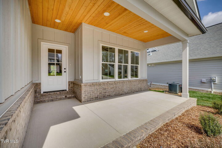 Property Photo: 266 Winston Place TN 37615