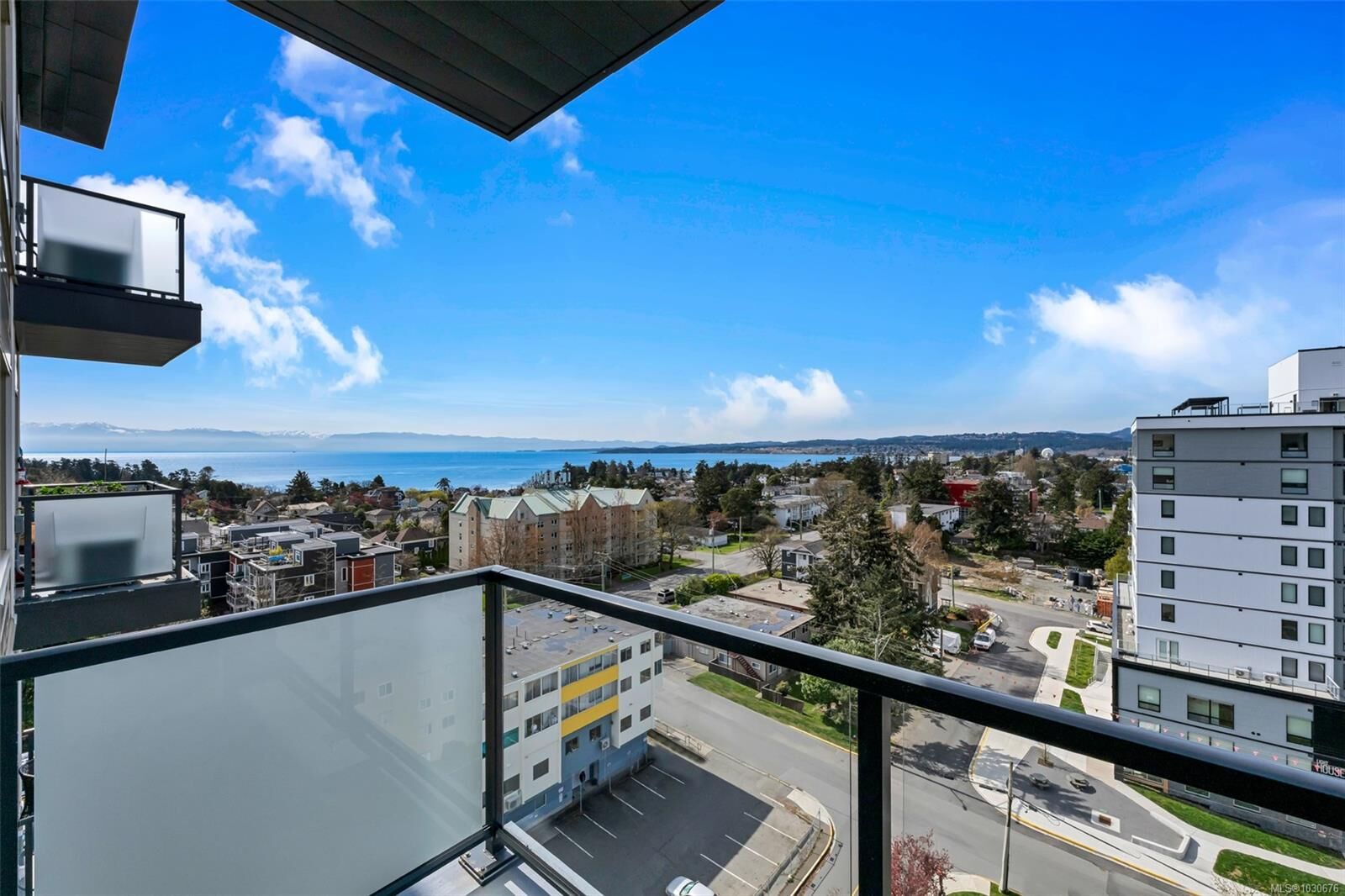 Property Photo: 622 Admirals Rd #907 BC V9A 2N7