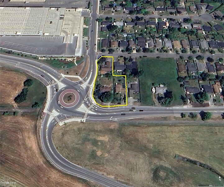 Property Photo: 2090 Beacon Ave W BC V8L 1W7