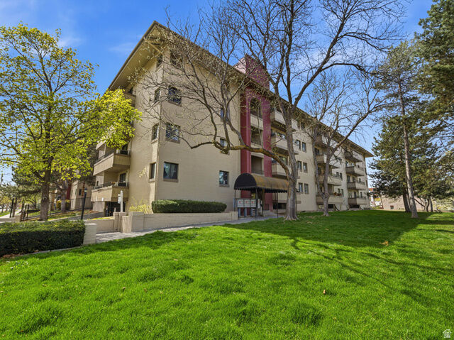 Property Photo: 530 S 400 E 2207 UT 84111