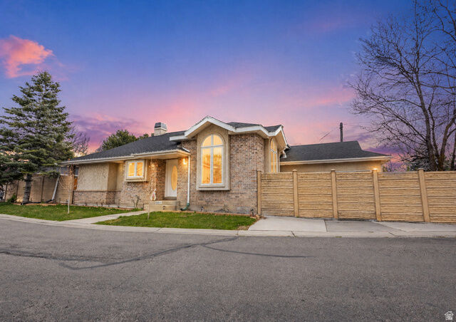 Property Photo: 1522 E Amblewood Ln UT 84124