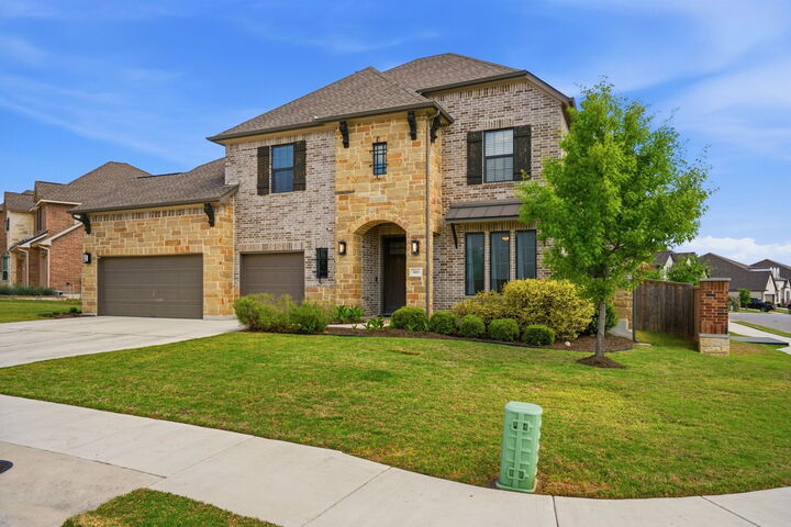 Property Photo: 100 Hiddenfox Cove TX 78626