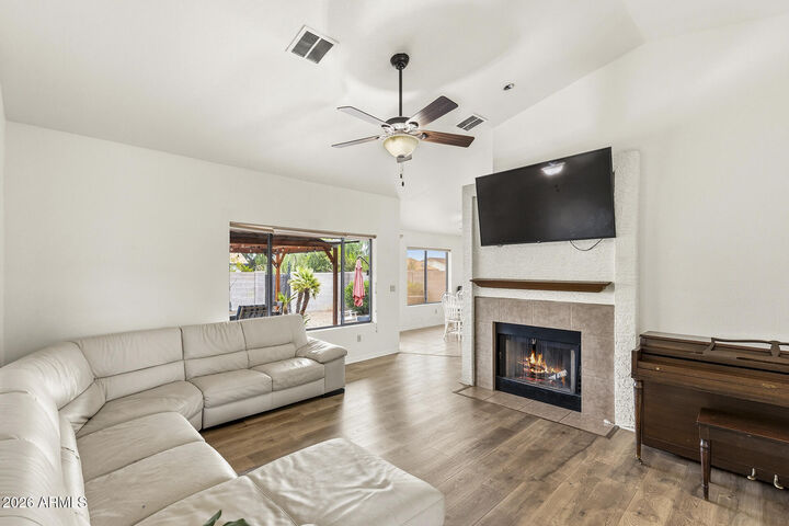 Property Photo: 9887 E Del Monte Avenue AZ 85118