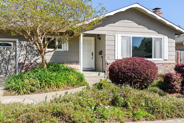 Property Photo: 429 Eileen Drive CA 95472