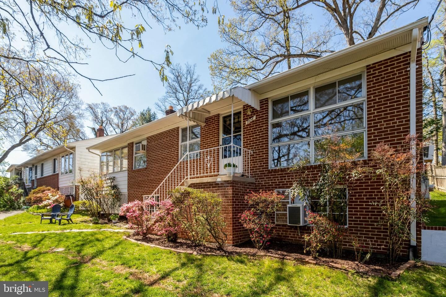 Property Photo:  908 N Arlington Mill Drive  VA 22205 