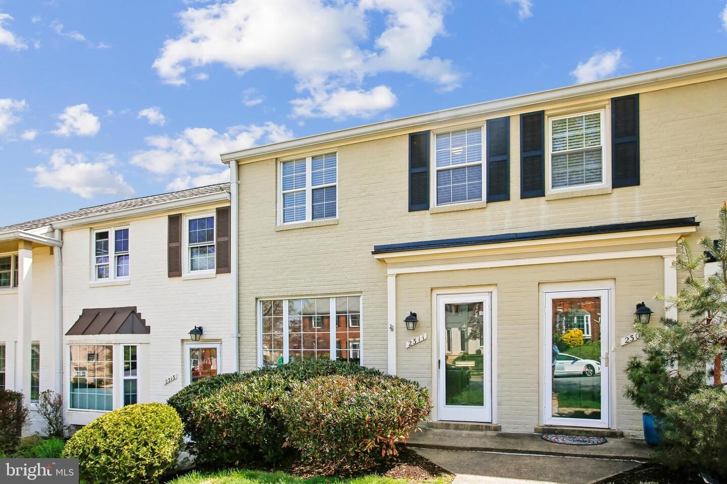 Property Photo: 2311 N Dearing Street VA 22302